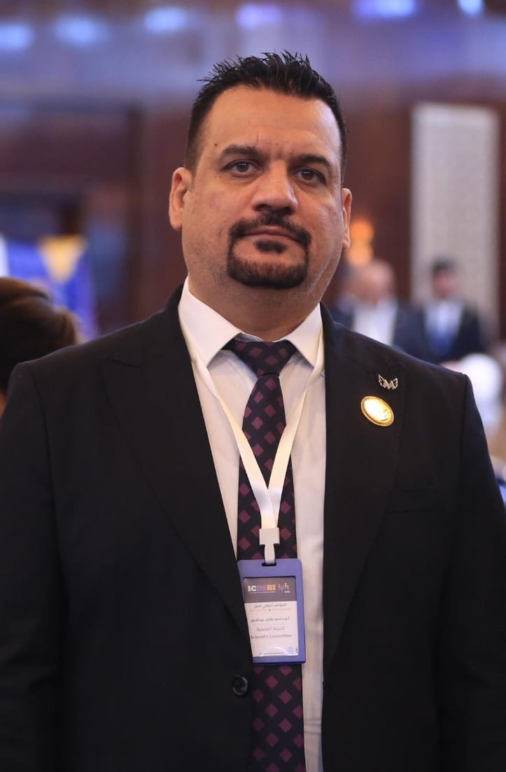 صورة العميد